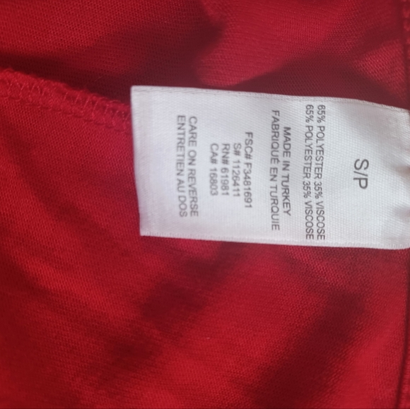 Red Dress  Size S/P Knit Short Sleeve  V-Neck  Stretch. - Picture 10 of 10